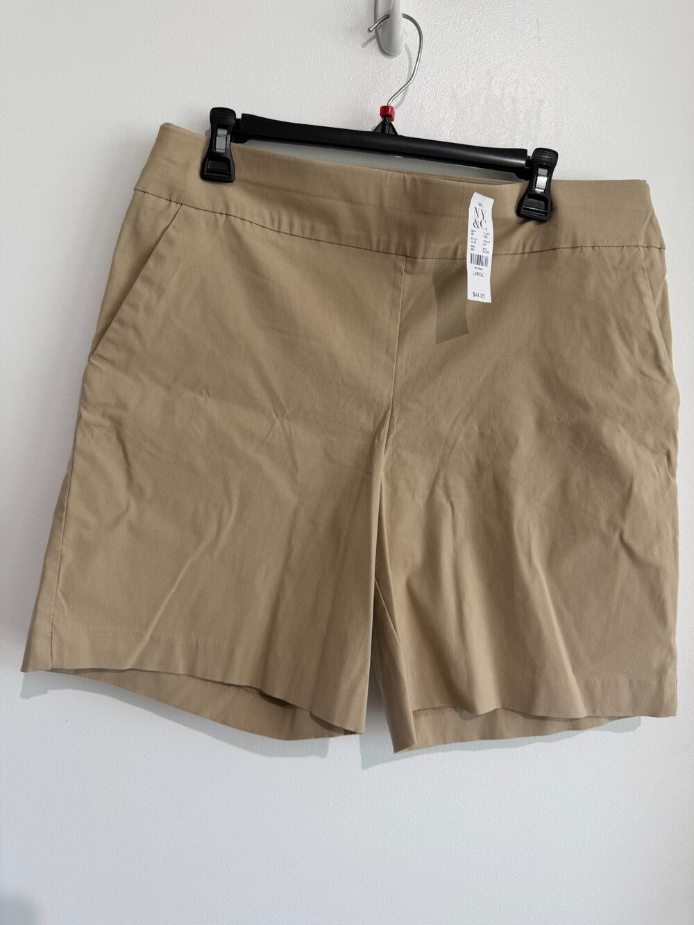 NWT New York & Company Shorts Women's Khaki Beige Stretch Bermuda Size-large